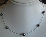 flating necklace