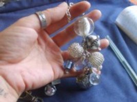 hold jewel