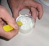 mix kulu chalk powder into casting resin