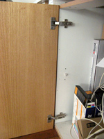 hinges on door