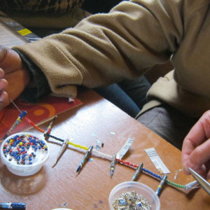 paper jewellery teambuilding