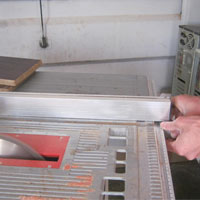 adjust table saw for chipboard
