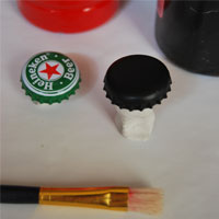 paint the recycled bottletop